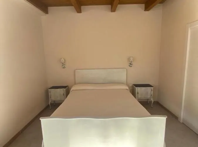 Carmen House בית נופש *