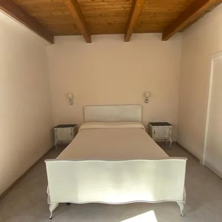 Carmen House Nyaraló *